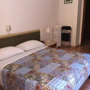 Gambara מלון